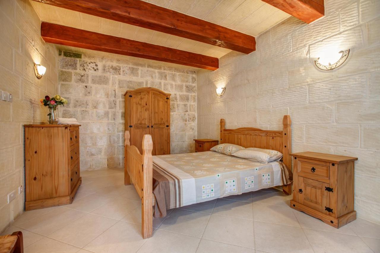 5 Bedroom With Private Pool & Views Casa vacanze